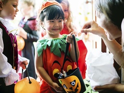 All You Need for a Kid-friendly Halloween 2023 – From Creepy Costumes to Enchanting Events featured image