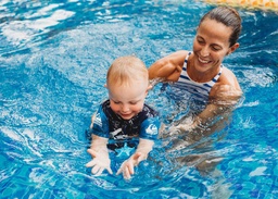 Learning to swim in Singapore: The best swimming schools and classes for kids featured image