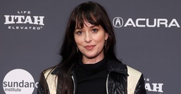 Premier Nepo Baby Dakota Johnson Is The Host The Oscars Truly Deserves This Year featured image