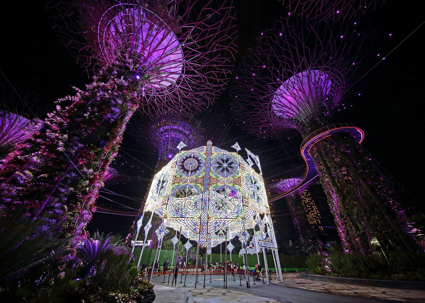 Where to see Christmas lights and festive displays in Singapore 2022 featured image