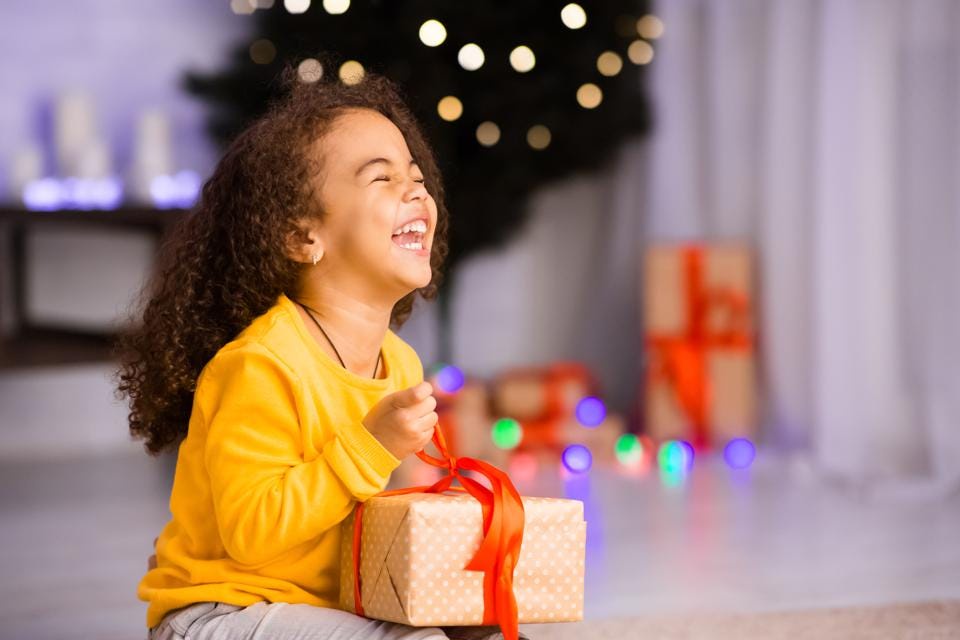 Raising grateful kids: Tips for teaching your child to receive gifts with gratitude featured image