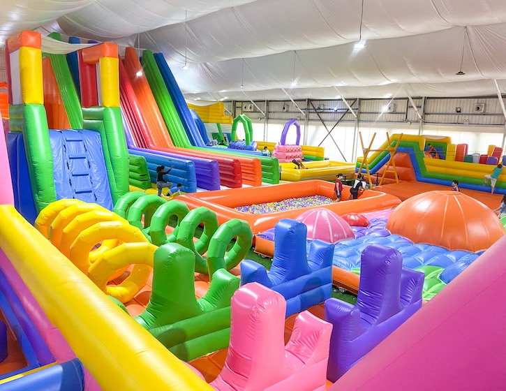 Bouncy Paradise Singapore Review: Indoor Inflatable Playground, Bouncy Castles & Rainbow Slides featured image